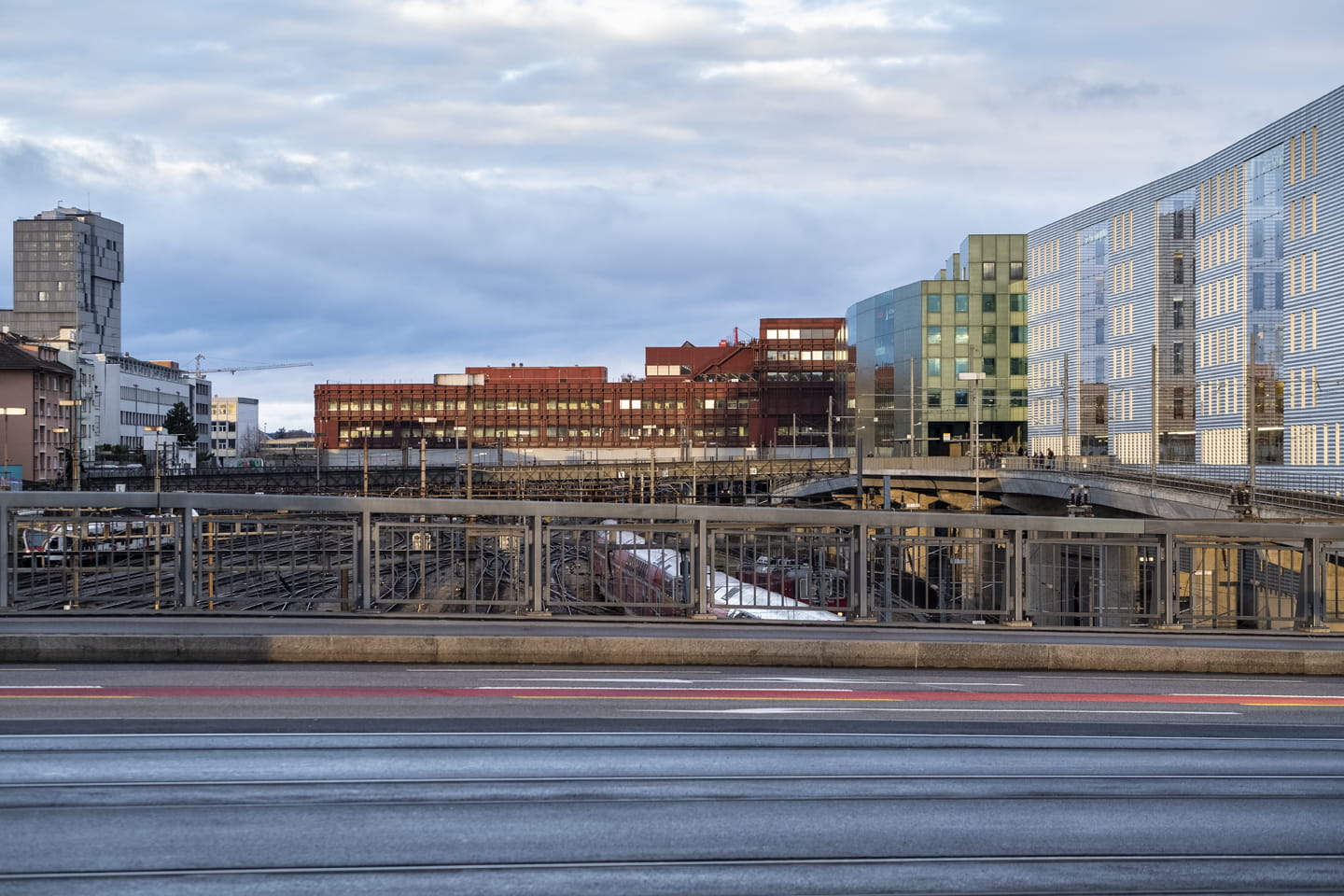 Basel Bahnhof Gleise Brücke