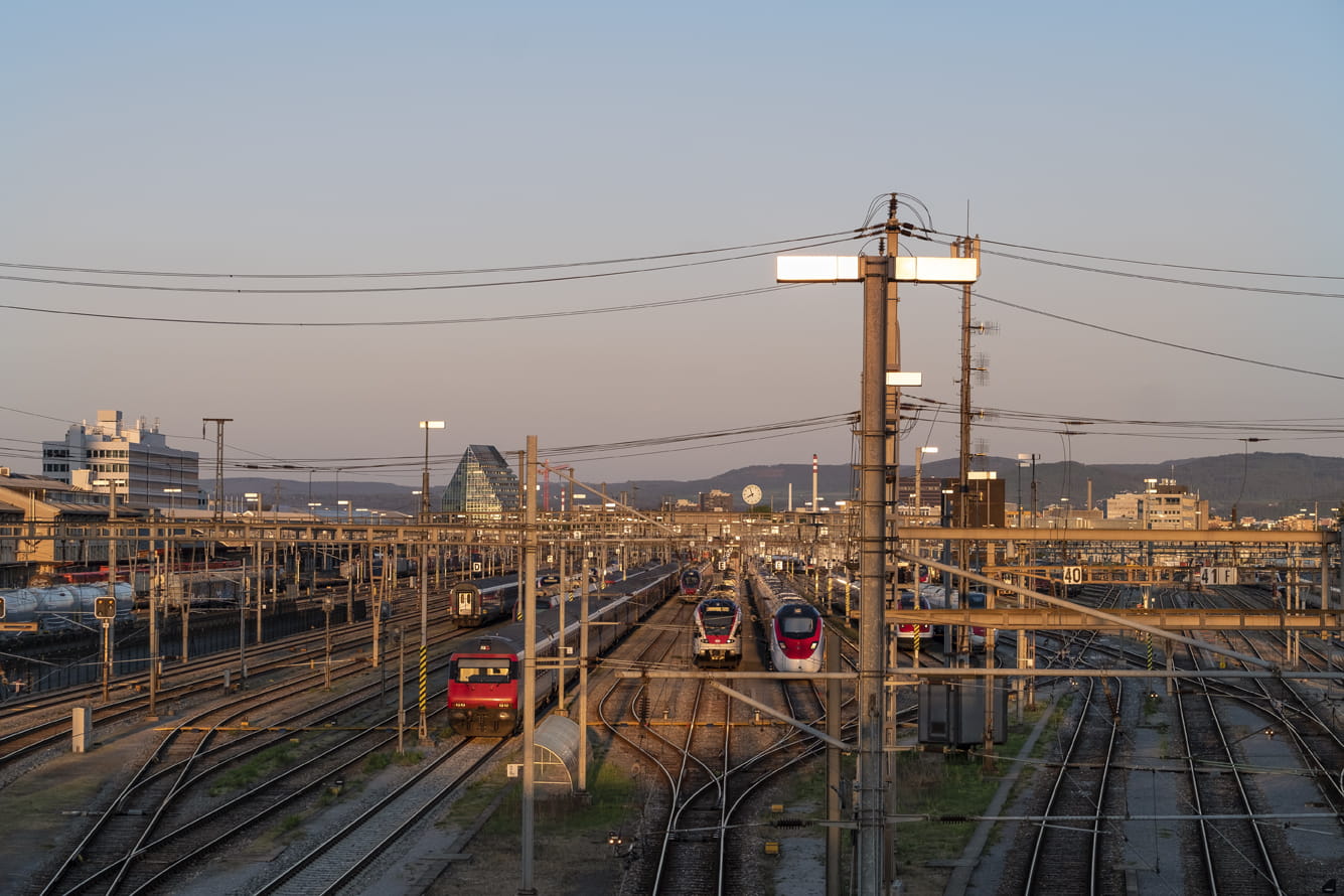 Basel Gleise Zug Bahnhof