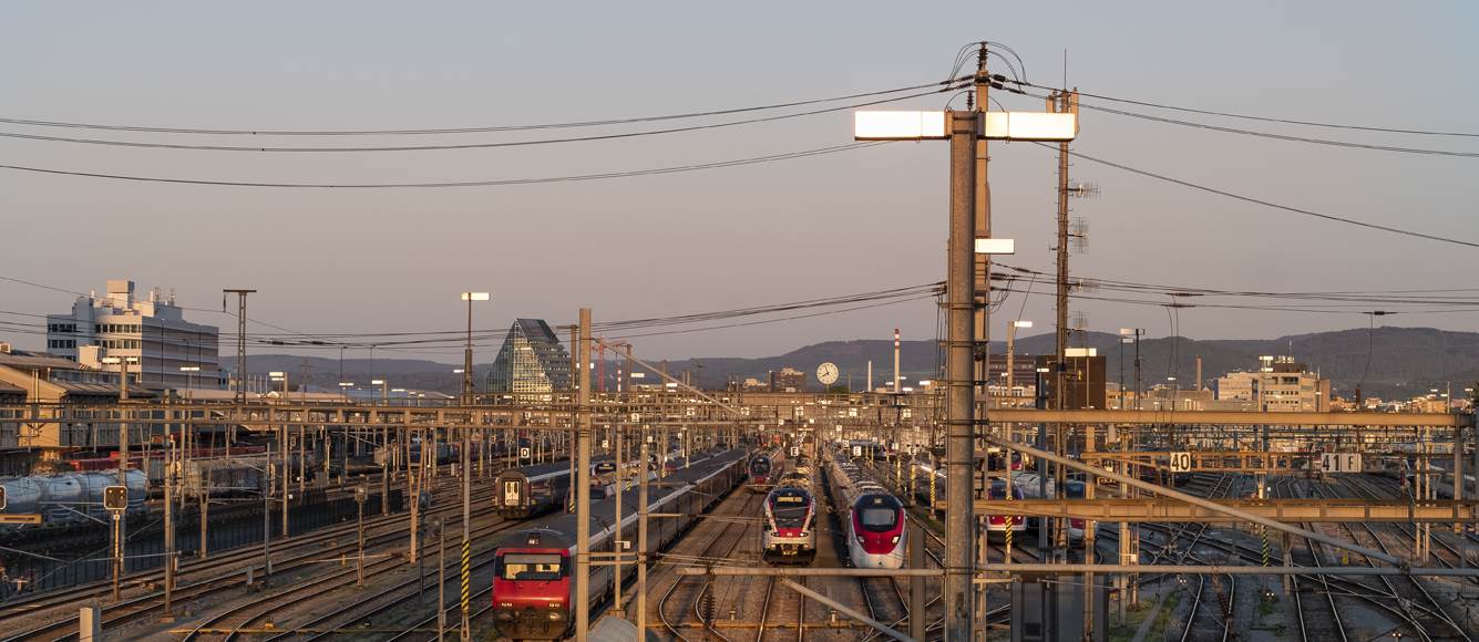 Basel Gleise Zug Bahnhof