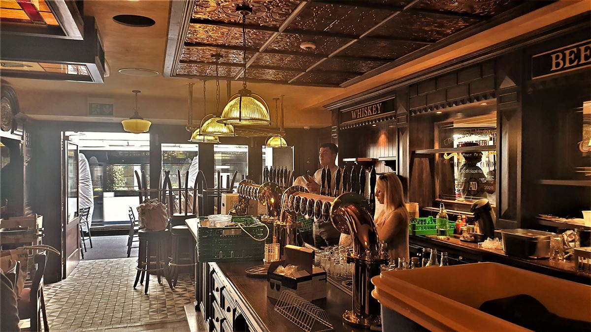 «Seid ihr bereit für ein Irish Pub der gehobenen Art?» - Basler