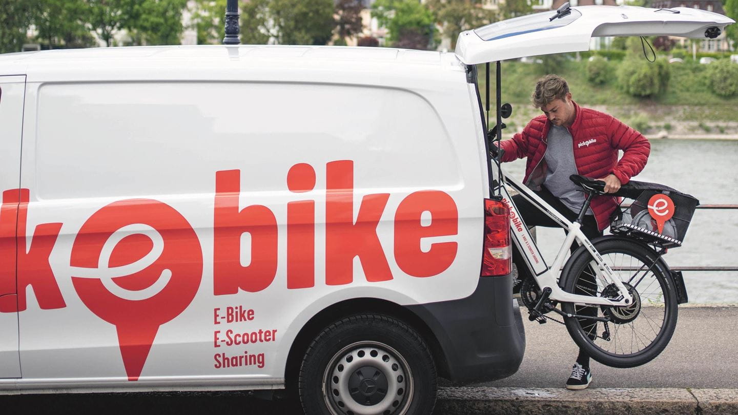 Pick-e-Bike Swapper lädt e-Bike zur Reparatur ein